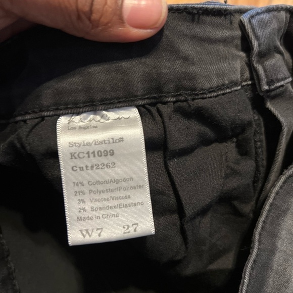 kancan denim shorts Women’s 7/ 27 Wash Black Stretchy Style Kc1109 Raw Hem NWOT - Picture 3 of 8